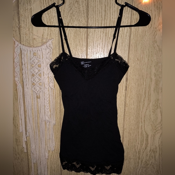 🇺🇸BOGO🆓-NWOT No Boundaries Black Lace Trim Cami Top - Picture 1 of 4